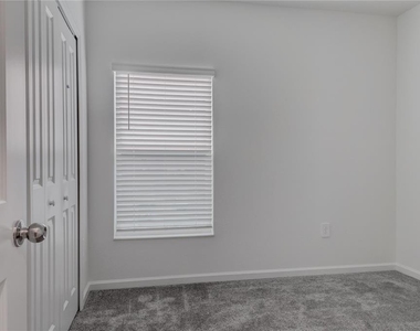 4840 Edensbridge Lane - Photo Thumbnail 8