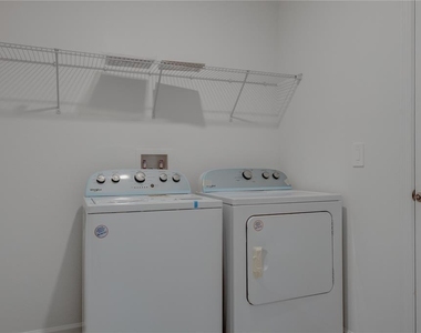 4840 Edensbridge Lane - Photo Thumbnail 13