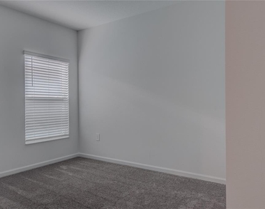 4840 Edensbridge Lane - Photo Thumbnail 6