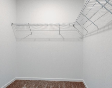 4840 Edensbridge Lane - Photo Thumbnail 31