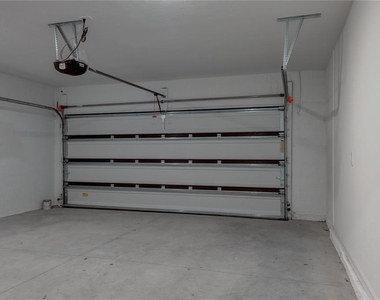 4840 Edensbridge Lane - Photo Thumbnail 14
