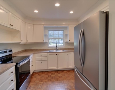 1667 Mizell Avenue - Photo Thumbnail 8