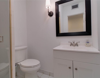 1667 Mizell Avenue - Photo Thumbnail 16