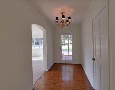 1667 Mizell Avenue - Photo Thumbnail 6
