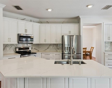 4920 Hook Hollow Circle - Photo Thumbnail 10