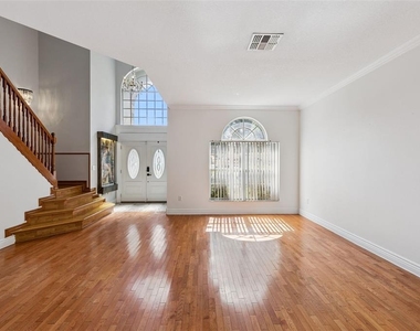 4920 Hook Hollow Circle - Photo Thumbnail 3