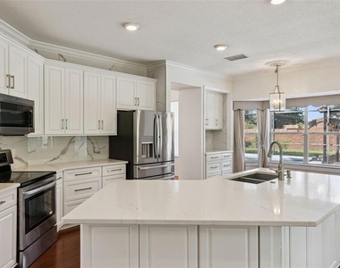 4920 Hook Hollow Circle - Photo Thumbnail 9