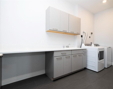 6665 Bridgman Street - Photo Thumbnail 11