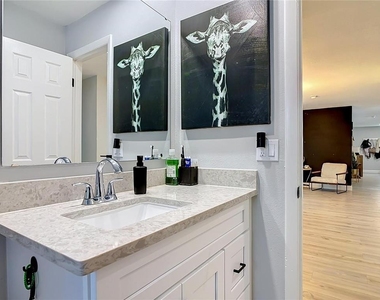 8676 Hillside Drive - Photo Thumbnail 33