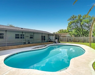 8676 Hillside Drive - Photo Thumbnail 51