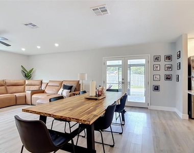 8676 Hillside Drive - Photo Thumbnail 4