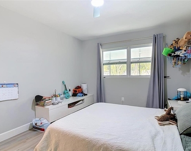 8676 Hillside Drive - Photo Thumbnail 25