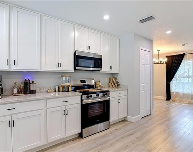 8676 Hillside Drive - Photo Thumbnail 20