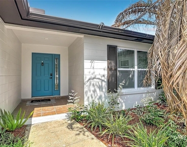 8676 Hillside Drive - Photo Thumbnail 3