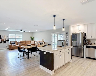 8676 Hillside Drive - Photo Thumbnail 14