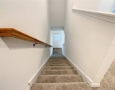 1256 Lago Vista Court - Photo Thumbnail 25