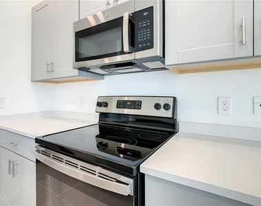 1256 Lago Vista Court - Photo Thumbnail 21