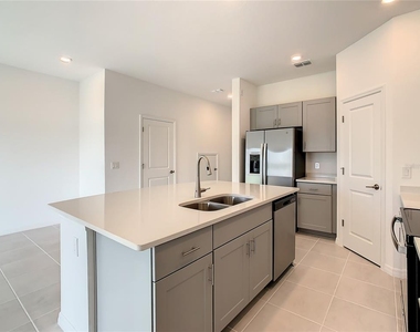 1256 Lago Vista Court - Photo Thumbnail 16