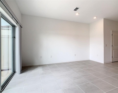1256 Lago Vista Court - Photo Thumbnail 14