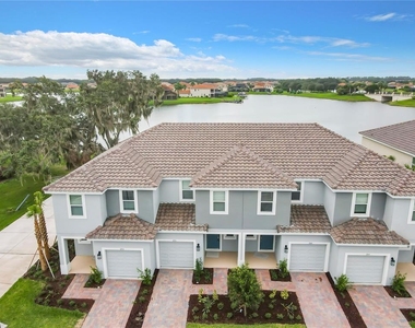 1256 Lago Vista Court - Photo Thumbnail 2