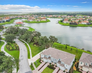 1256 Lago Vista Court - Photo Thumbnail 6