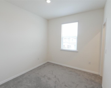 4417 Small Creek Road - Photo Thumbnail 30