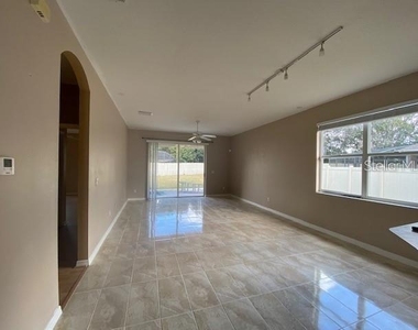 4905 Alavista Drive - Photo Thumbnail 4