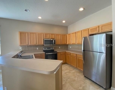 4905 Alavista Drive - Photo Thumbnail 3