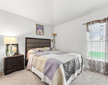2302 Friendly Confines Loop - Photo Thumbnail 13