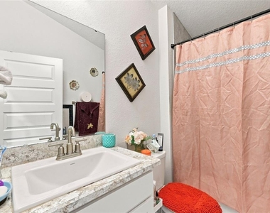 2302 Friendly Confines Loop - Photo Thumbnail 16