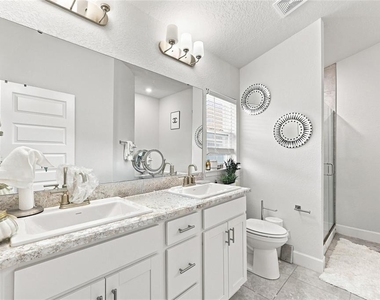 2302 Friendly Confines Loop - Photo Thumbnail 11
