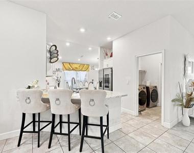 2302 Friendly Confines Loop - Photo Thumbnail 6