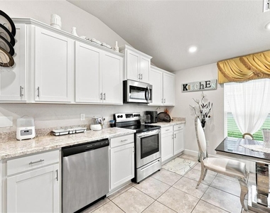 2302 Friendly Confines Loop - Photo Thumbnail 8