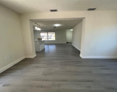 3314 Columbus Drive - Photo Thumbnail 18