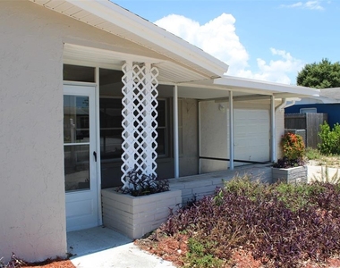 3314 Columbus Drive - Photo Thumbnail 2