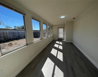 3314 Columbus Drive - Photo Thumbnail 8