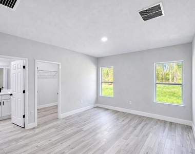 8106 N Galena Avenue - Photo Thumbnail 8