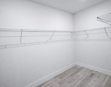 8106 N Galena Avenue - Photo Thumbnail 11