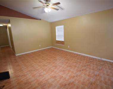 2216 Phonecia Court - Photo Thumbnail 5