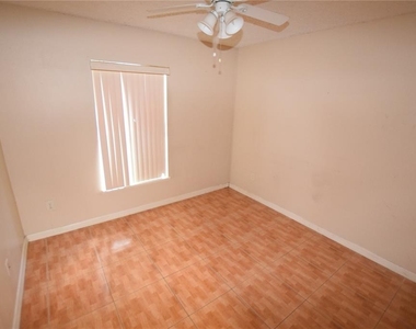 2216 Phonecia Court - Photo Thumbnail 12