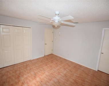 2216 Phonecia Court - Photo Thumbnail 15