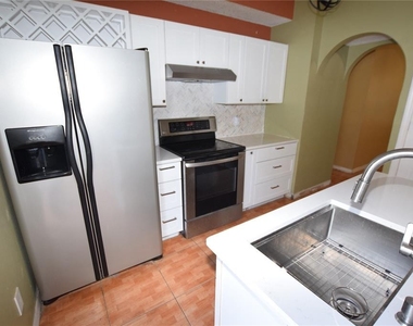 2216 Phonecia Court - Photo Thumbnail 8