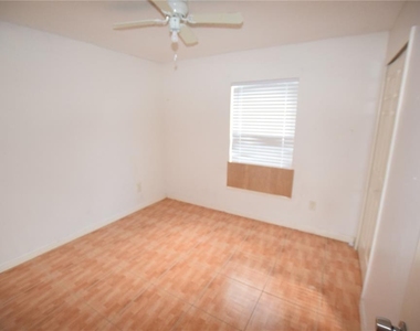 2216 Phonecia Court - Photo Thumbnail 13