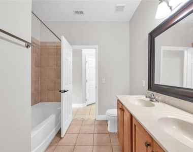 10354 Stratford Pointe Avenue - Photo Thumbnail 23