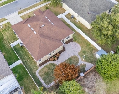 10354 Stratford Pointe Avenue - Photo Thumbnail 32