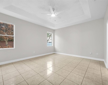 10354 Stratford Pointe Avenue - Photo Thumbnail 14