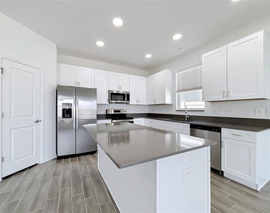 643 Grove Street - Photo Thumbnail 12