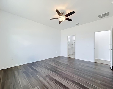 643 Grove Street - Photo Thumbnail 26