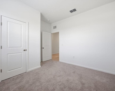 3247 Nightfall Road - Photo Thumbnail 6