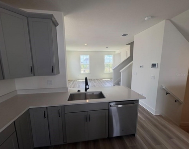 15147 Groveside Road - Photo Thumbnail 7